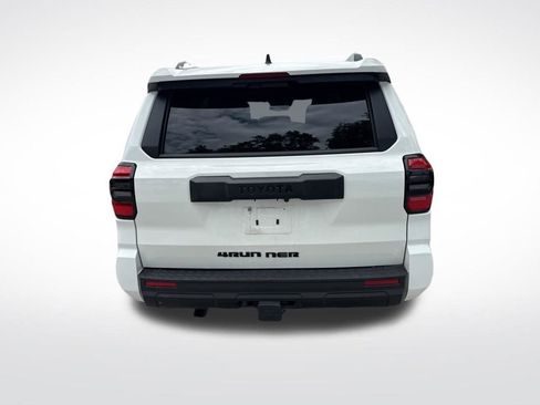 Used 2025 Toyota 4Runner SR5 AWD/4WD image 5