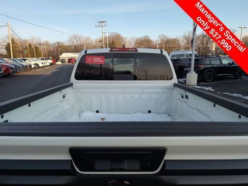Certified 2025 Nissan Frontier PRO-4X image 11