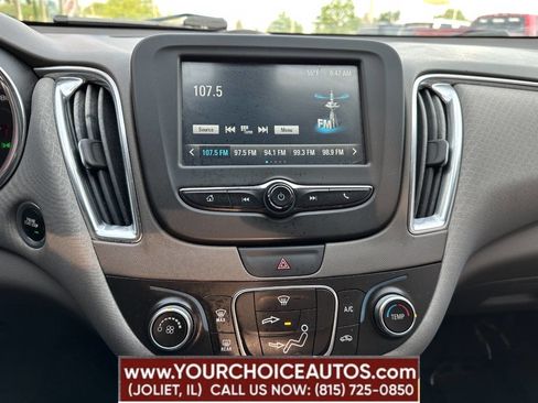 Used 2018 Chevrolet Malibu LT image 36