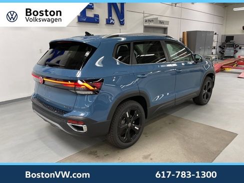 New 2026 Volkswagen Taos SEL image 4