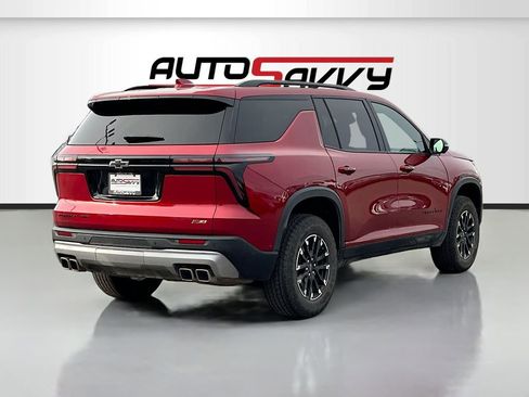 Used 2025 Chevrolet Traverse Z71 w/ Enhanced Driving Package image 7