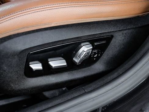 Used 2018 BMW M550i xDrive image 40