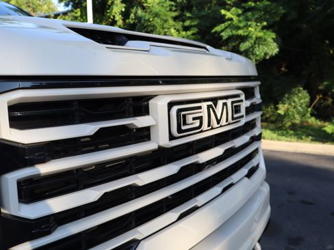 Used 2026 GMC Sierra 2500 AT4 w/ AT4 Premium Plus Package AWD/4WD image 15