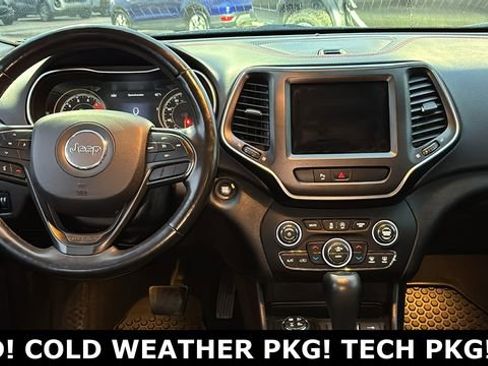 Used 2019 Jeep Cherokee Trailhawk w/ Cold Weather Group image 6