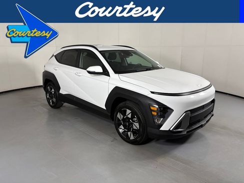 Used 2025 Hyundai Kona SEL FWD image 1