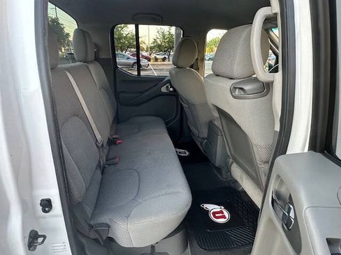 Used 2009 Nissan Frontier SE w/ SE Value Truck Pkg AWD/4WD image 19