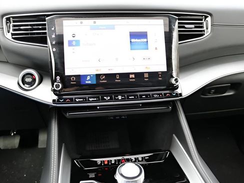 New 2026 Jeep Grand Wagoneer L Limited w/ Premium Group II image 25