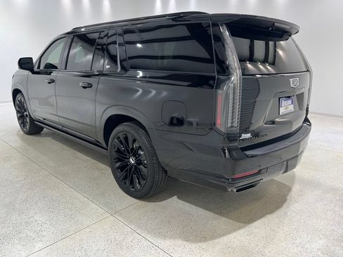 Used 2026 Cadillac Escalade ESV Platinum Sport w/ LPO, ONYX Package AWD/4WD image 3