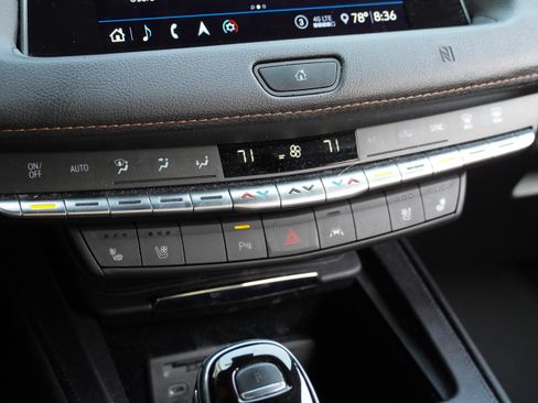 Used 2020 Cadillac XT4 Premium Luxury FWD image 26