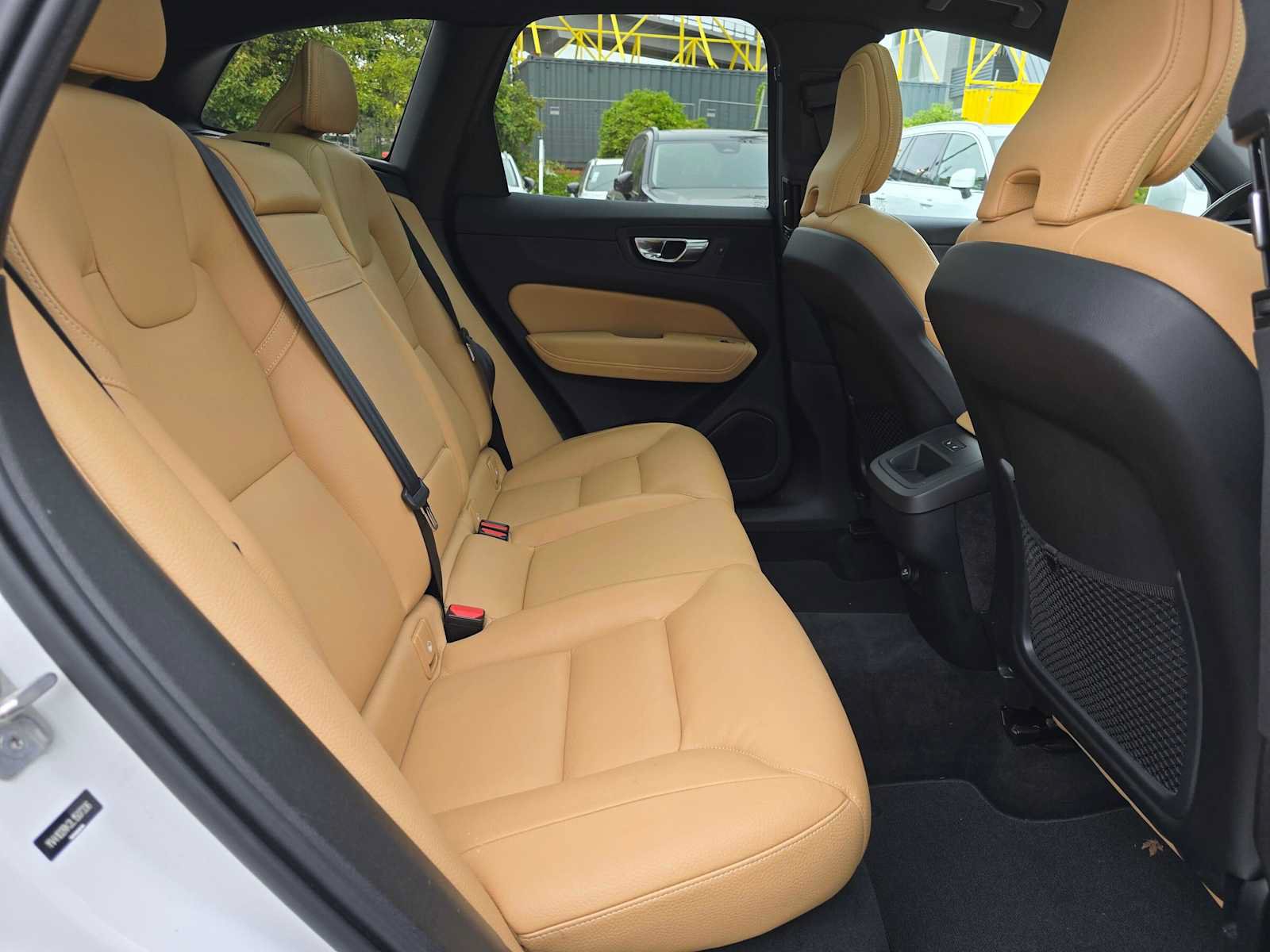 Used 2020 Volvo XC60 T5 Momentum w/ Protection Package AWD/4WD image 12