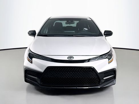Used 2020 Toyota Corolla SE FWD image 2