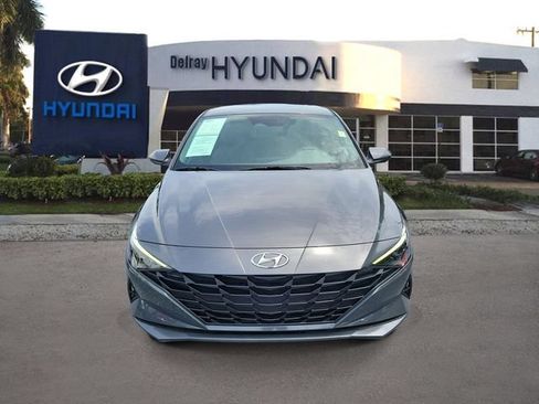 Certified 2023 Hyundai Elantra SE FWD image 2