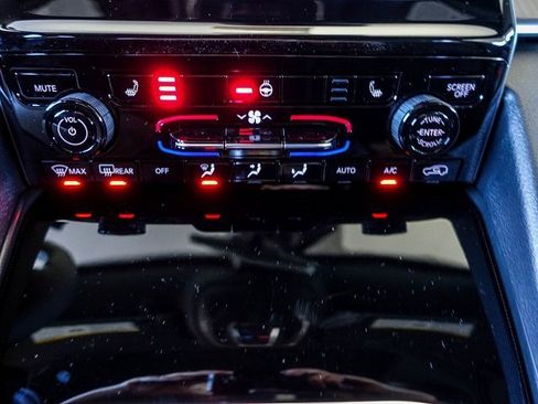 New 2025 Jeep Grand Cherokee Altitude image 16