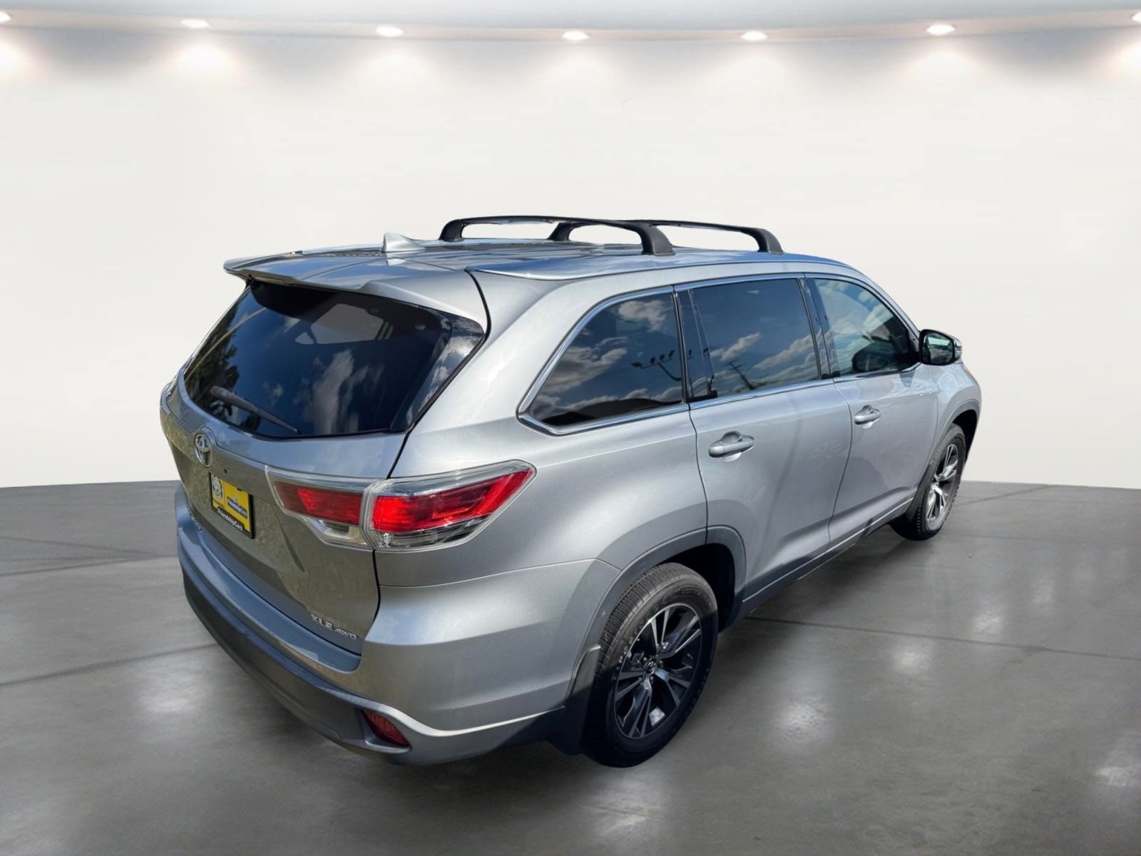 Used 2016 Toyota Highlander XLE AWD/4WD image 15
