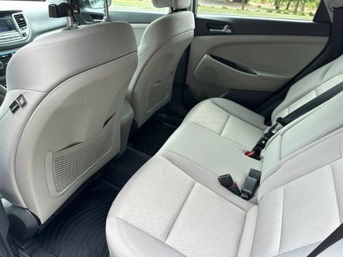 Used 2017 Hyundai Tucson SE w/ SE Popular Package 02 AWD/4WD image 16