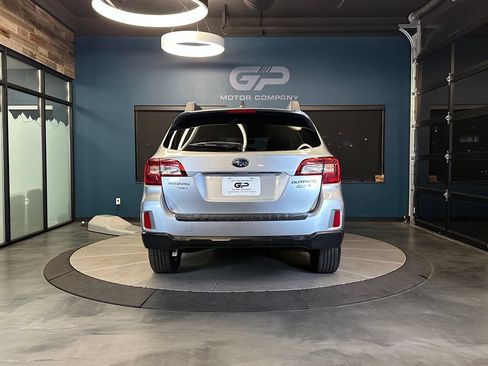 Used 2017 Subaru Outback 2.5i Premium AWD/4WD image 4