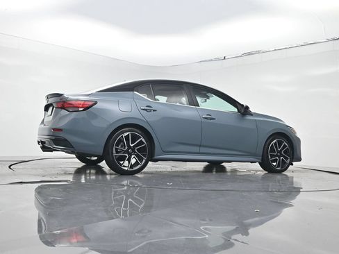 Used 2025 Nissan Sentra SR w/ SR Premium Package FWD image 24