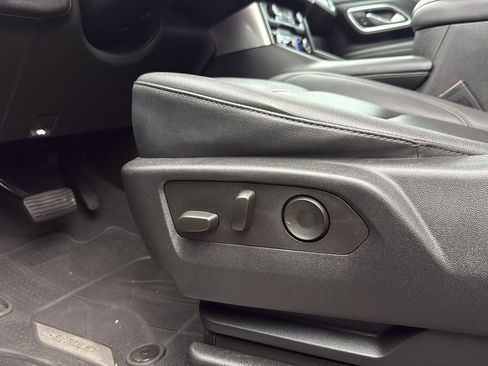 Used 2023 Chevrolet Suburban Z71 w/ Luxury Package image 11