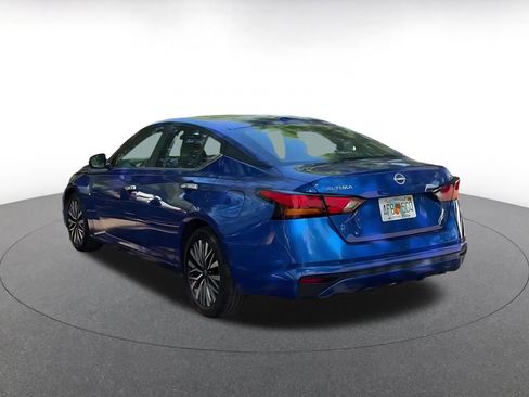 Used 2025 Nissan Altima 2.5 SV image 12