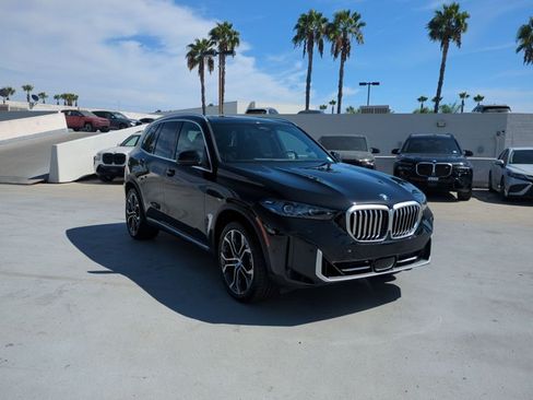 Used 2024 BMW X5 sDrive40i w/ Premium Package RWD image 3