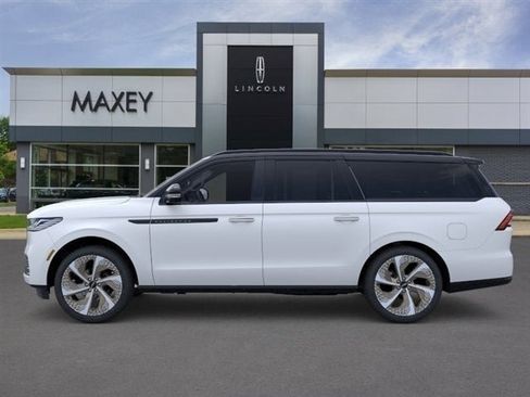 New 2026 Lincoln Navigator L Black Label w/ Black Label Special Edition AWD/4WD image 95