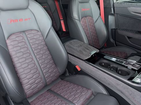 Used 2025 Audi RS 6 performance image 34