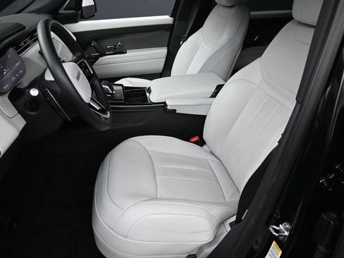 Used 2025 Land Rover Range Rover Sport SE AWD/4WD image 5