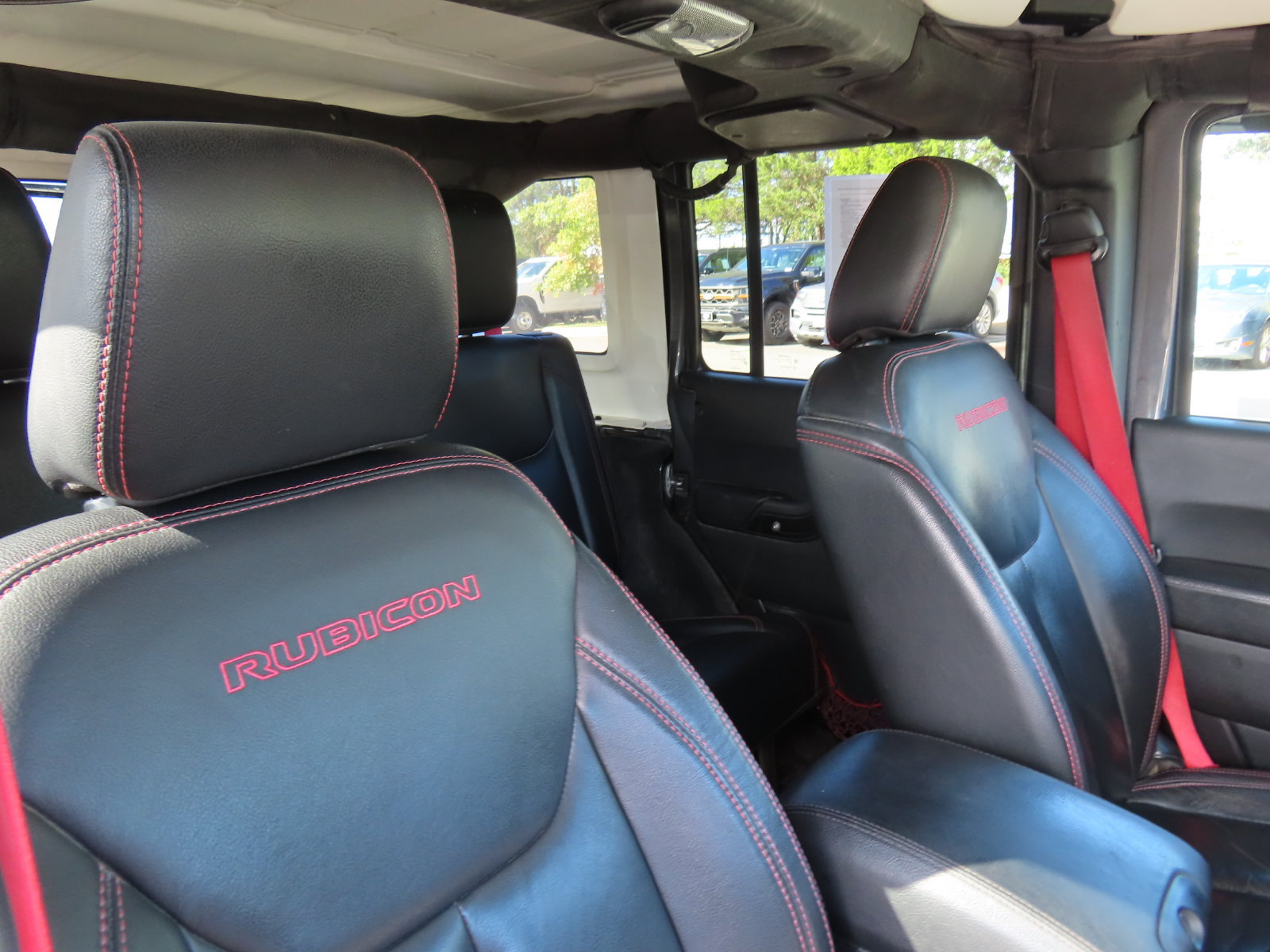 Used 2018 Jeep Wrangler Unlimited Rubicon AWD/4WD image 23