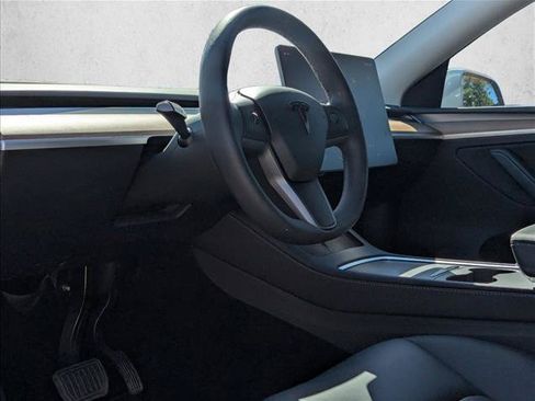 Used 2024 Tesla Model Y Long Range AWD/4WD image 10
