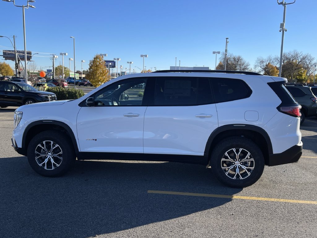 Used 2025 GMC Acadia AT4 w/ Luxury Package AWD/4WD image 4
