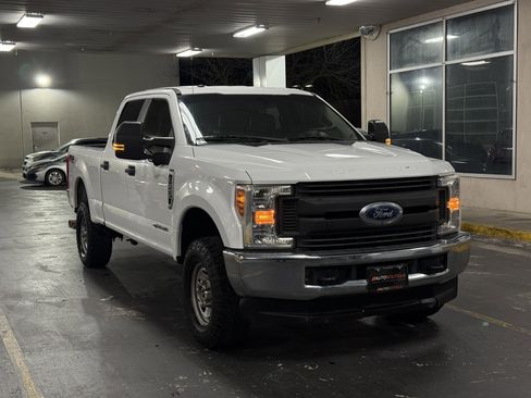 Used 2019 Ford F250 XL w/ Power Equipment Group image 3