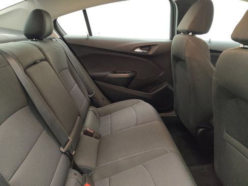 Used 2018 Chevrolet Cruze LT w/ Convenience Package FWD image 19