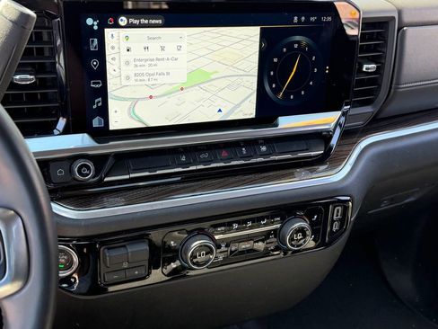 Used 2025 Chevrolet Silverado 2500 LT w/ Convenience Package AWD/4WD image 16