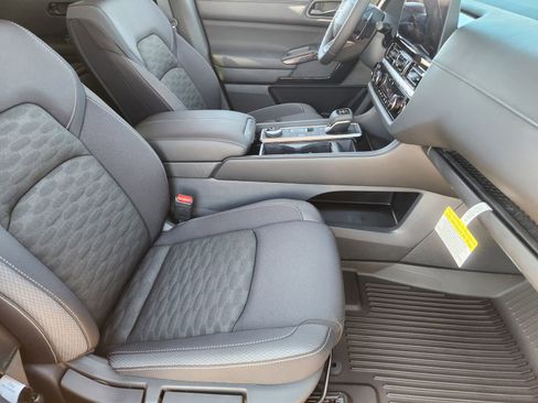 New 2026 Nissan Pathfinder SV image 13