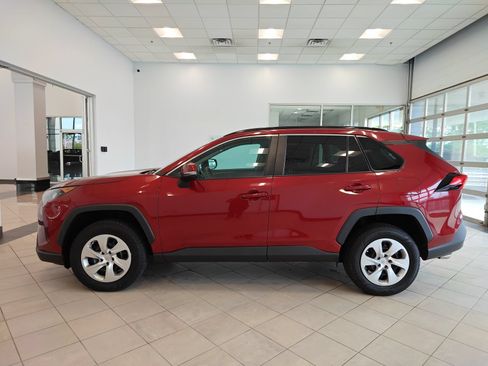 Used 2020 Toyota RAV4 LE w/ Carpet Mat Package FWD image 6