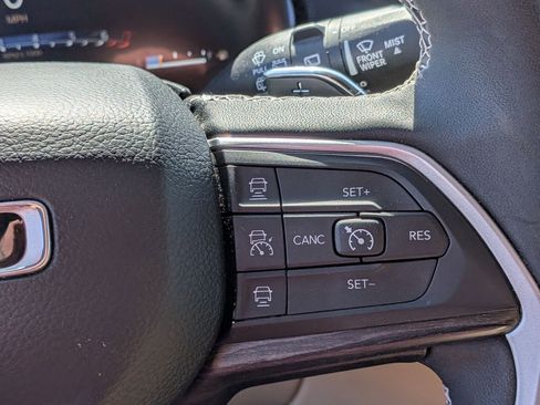 Used 2023 Jeep Grand Cherokee L Limited w/ Black Appearance Package image 16