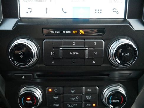 Used 2016 Ford F150 Platinum w/ Equipment Group 701A Luxury image 20