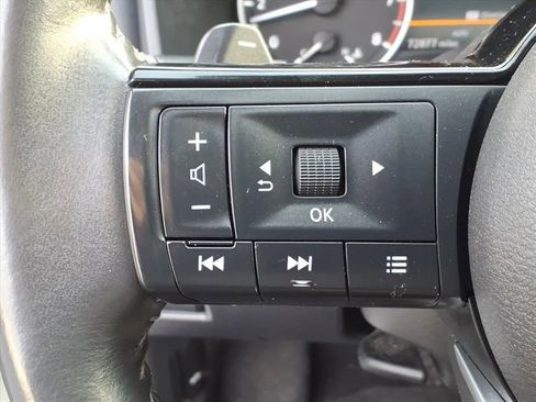 Used 2022 Nissan Rogue SV w/ SV Premium Package image 30