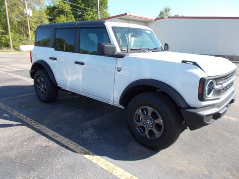 Used 2025 Ford Bronco Big Bend AWD/4WD image 2