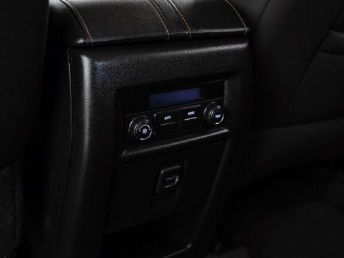 Used 2021 Chevrolet Traverse LT AWD/4WD image 38