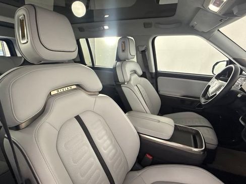 Used 2023 Rivian R1S Adventure AWD/4WD image 37