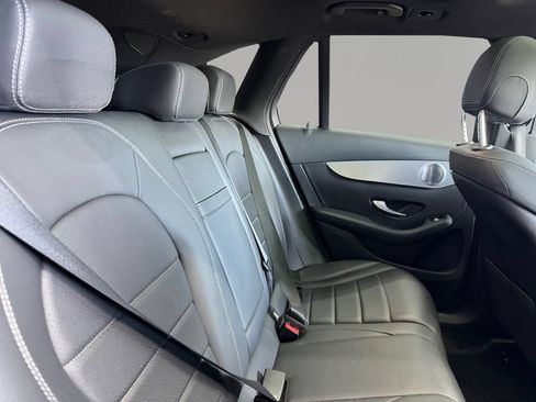 Used 2019 Mercedes-Benz GLC 350e 4MATIC w/ Premium Package image 24