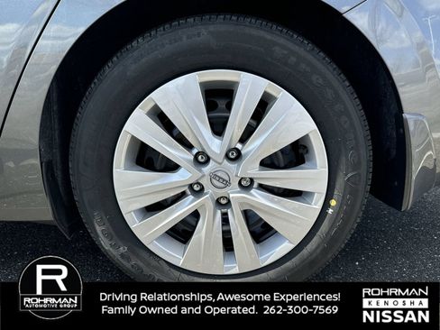 Used 2025 Nissan Sentra S w/ Trunk Package FWD image 5