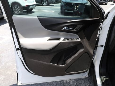 Used 2019 Chevrolet Equinox LS FWD image 10