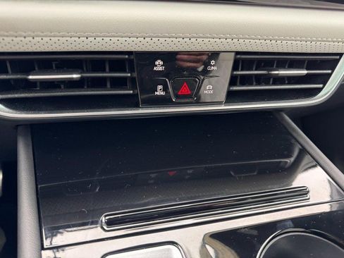 Used 2025 Volkswagen Atlas Cross Sport SEL Premium R-Line image 17