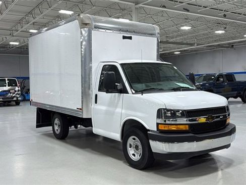 New 2025 Chevrolet Express 3500 w/ Power Convenience Package image 2