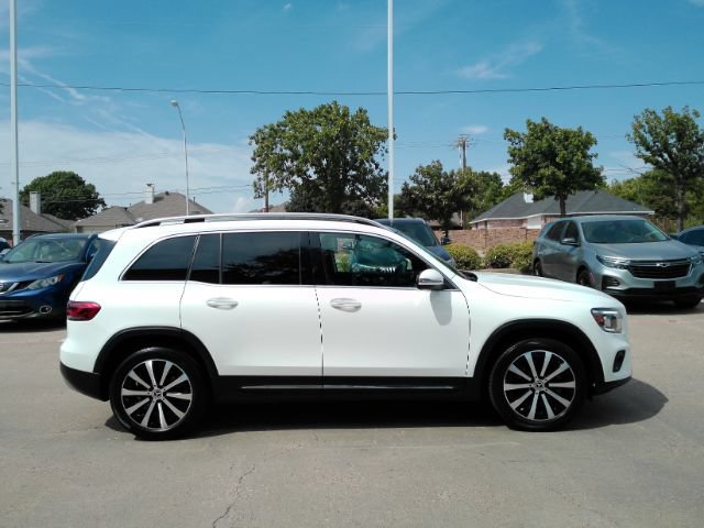 Used 2022 Mercedes-Benz GLB 250 4MATIC w/ Premium Package Lite image 5