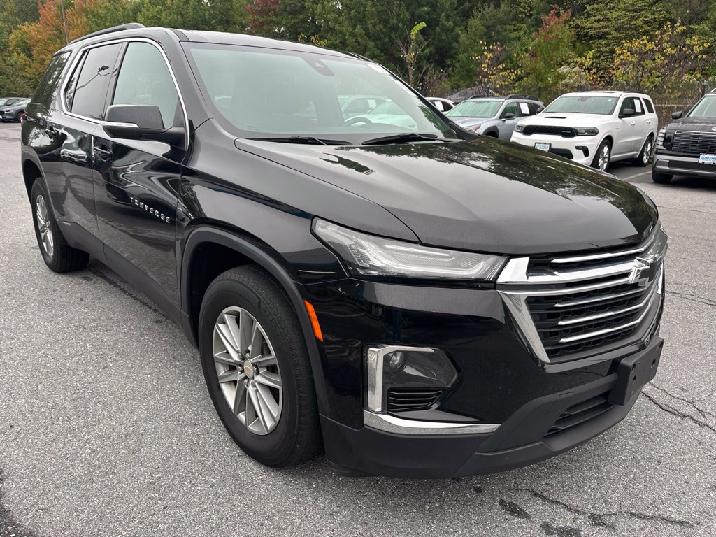 Used 2023 Chevrolet Traverse LT AWD/4WD image 3