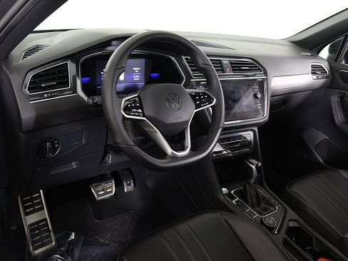 Used 2022 Volkswagen Tiguan SE R-Line image 27