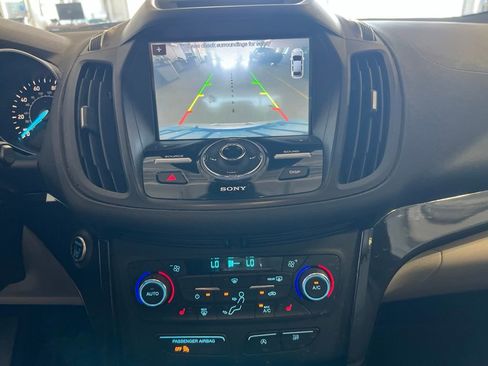 Used 2017 Ford Escape Titanium FWD image 8